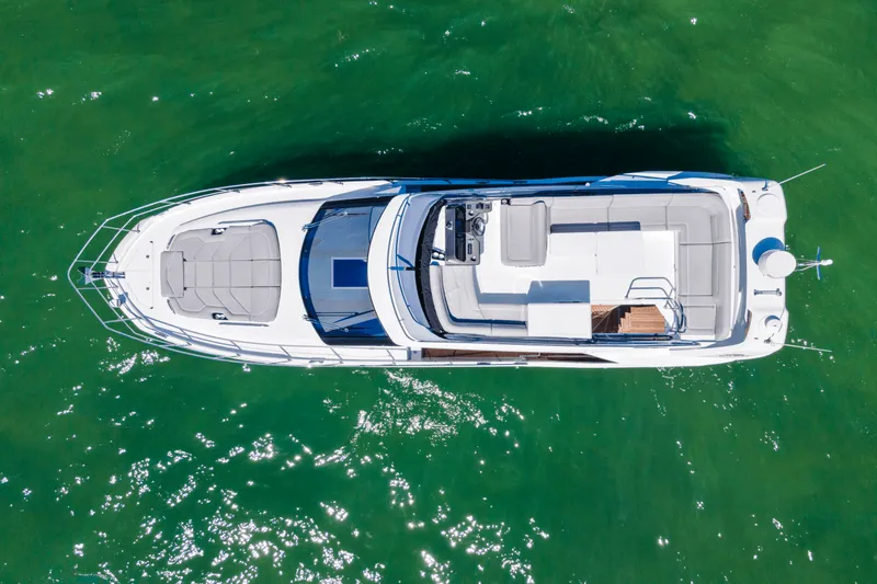Slide: The Image of Galeon 440 FLY 2025 - 8