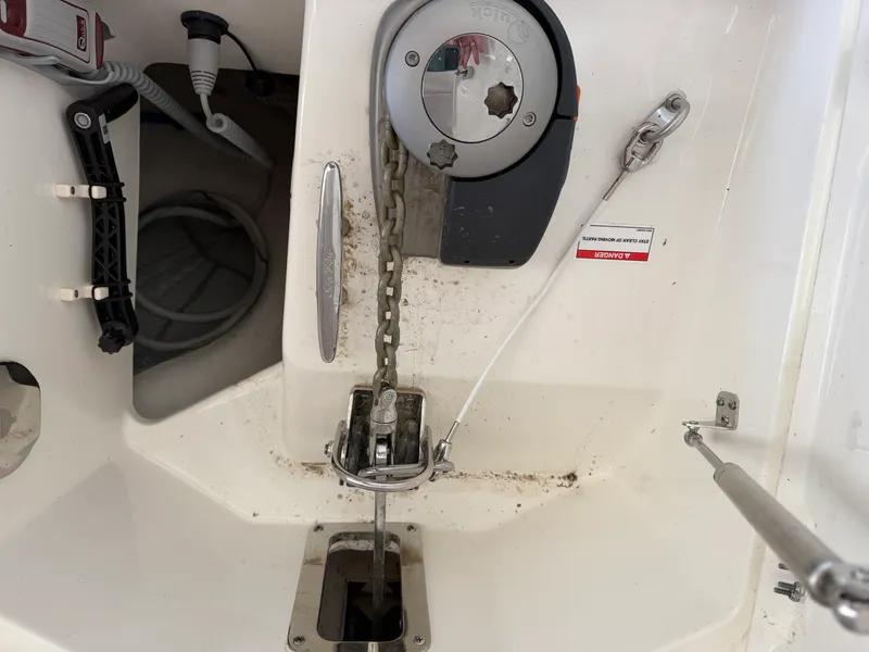 Slide: The Image of Sea Ray 370 DA 2023 - 23