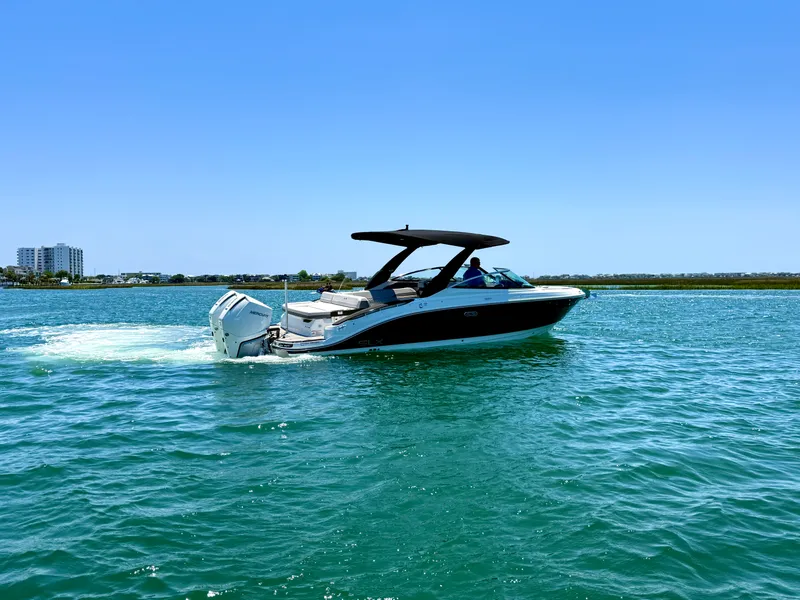 Slide: The Image of Sea Ray SLX 280 Outboard 2026 - 1