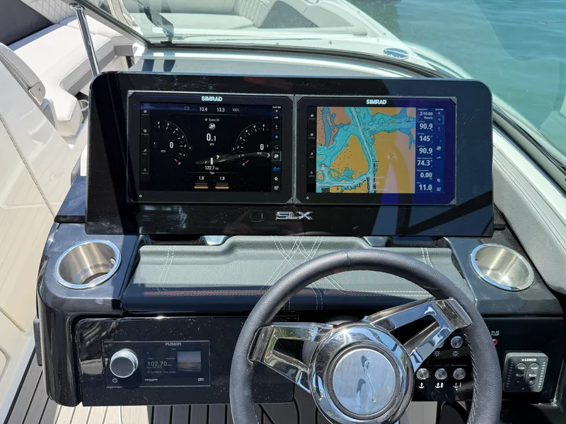 Slide: The Image of Sea Ray SLX 280 Outboard 2026 - 13