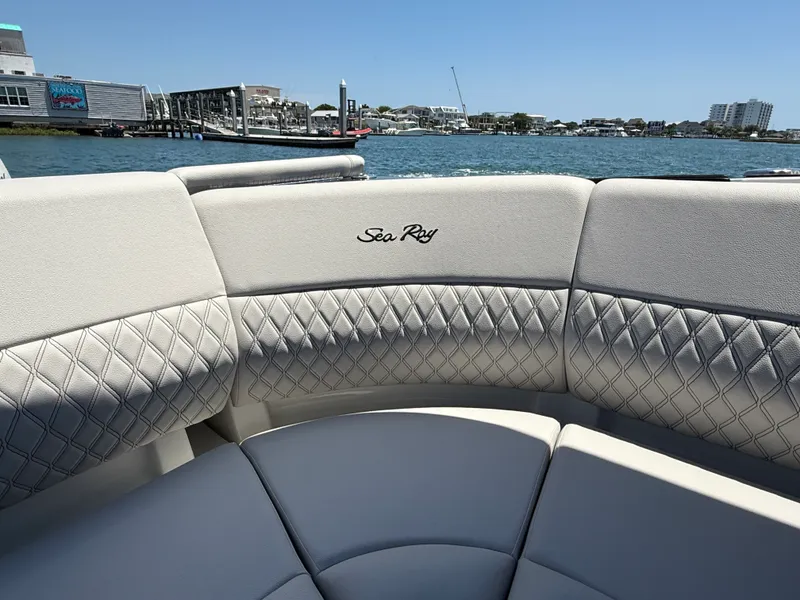 Slide: The Image of Sea Ray SLX 280 Outboard 2026 - 25
