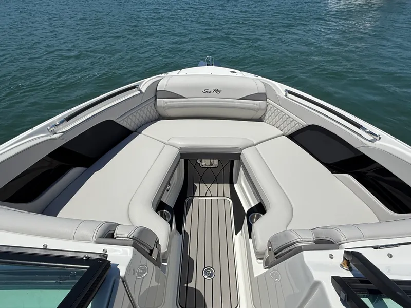 Slide: The Image of Sea Ray SLX 280 Outboard 2026 - 27
