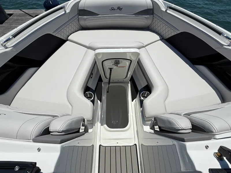 Slide: The Image of Sea Ray SLX 280 Outboard 2026 - 28