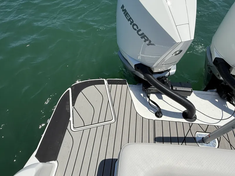 Slide: The Image of Sea Ray SLX 280 Outboard 2026 - 7