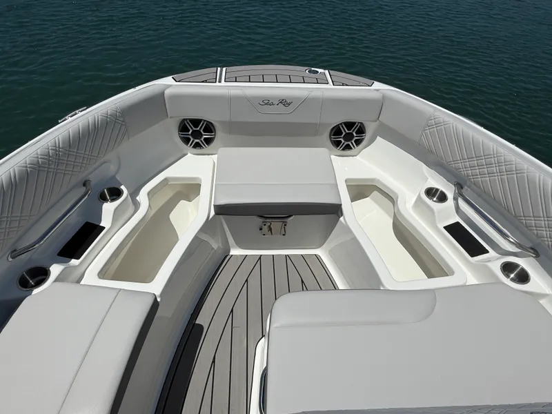 Slide: The Image of Sea Ray SDX 230 Outboard 2026 - 24