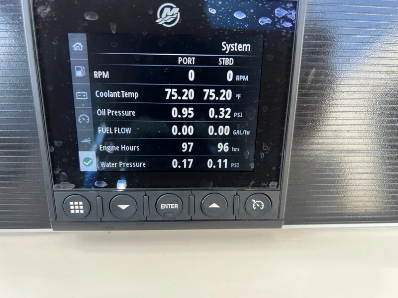 Slide: The Image of Boston Whaler 270 DAUNTLESS 2020 - 14