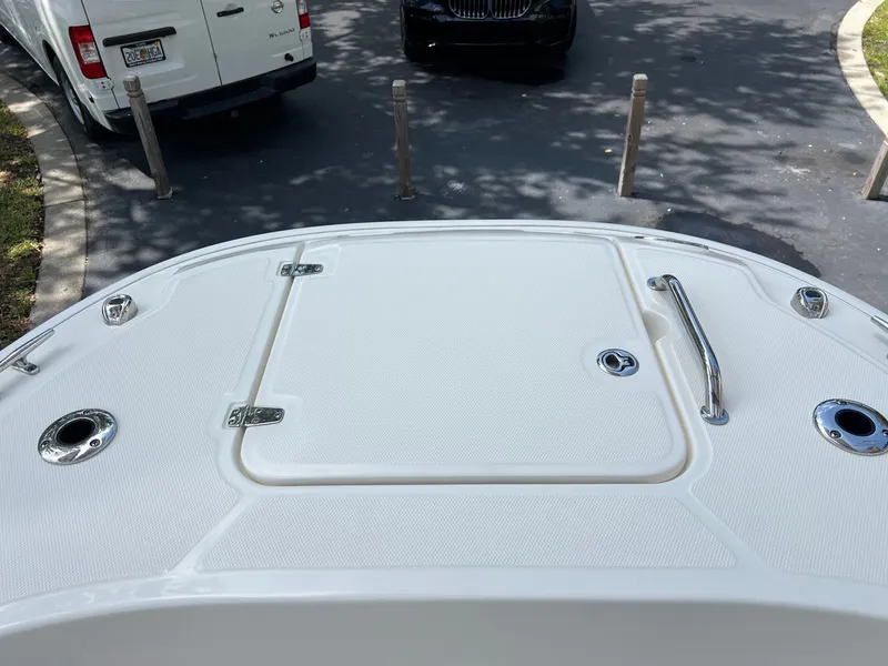Slide: The Image of Boston Whaler 270 DAUNTLESS 2020 - 18