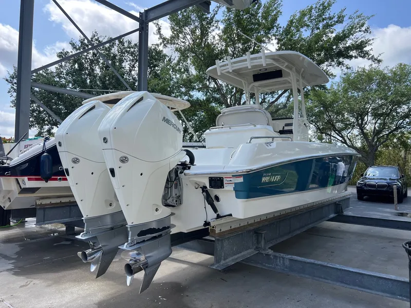 Slide: The Image of Boston Whaler 270 DAUNTLESS 2020 - 5