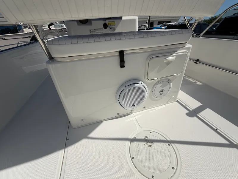 Slide: The Image of Boston Whaler 210 Montauk 2016 - 22