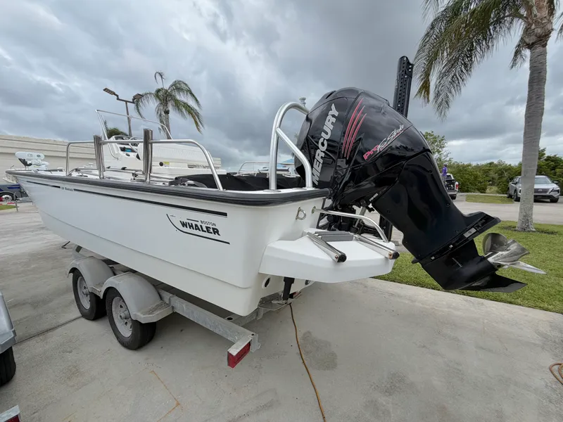 Slide: The Image of Boston Whaler 210 Montauk 2016 - 23