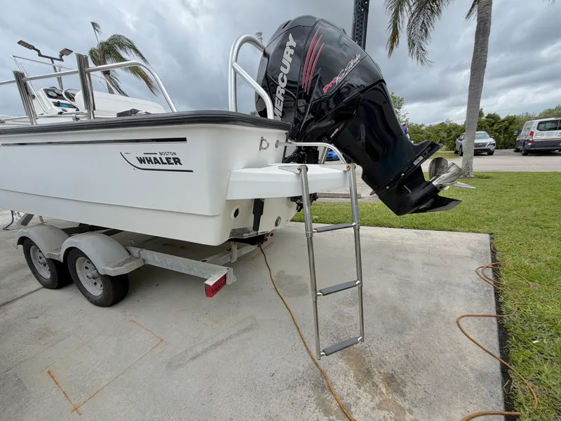 Slide: The Image of Boston Whaler 210 Montauk 2016 - 24