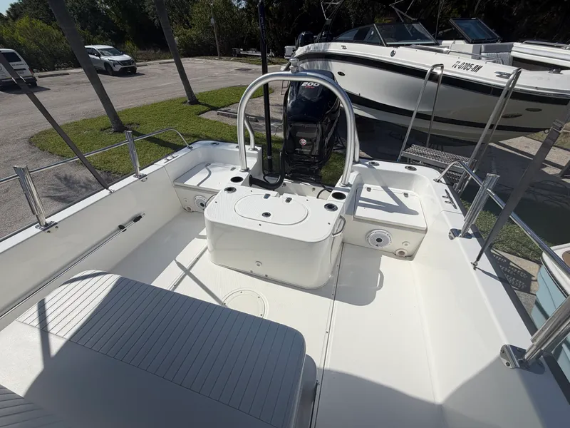 Slide: The Image of Boston Whaler 210 Montauk 2016 - 6