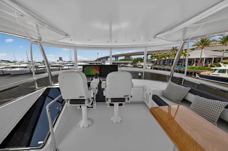 Slide: The Image of Ocean Alexander 70E 2021 - 102