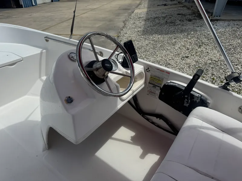 Slide: The Image of Boston Whaler 13 SPORT 2009 - 6