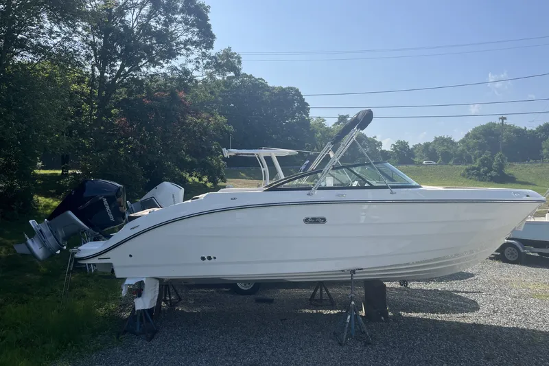 The Image of Sea Ray SDX 250 Outboard 2026 - 0