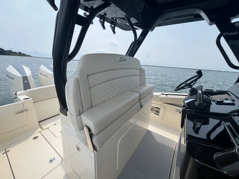 Slide: The Image of Scout 330 LXF 2026 - 18