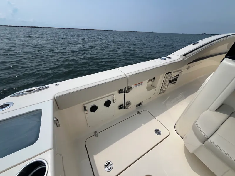 Slide: The Image of Scout 330 LXF 2026 - 17