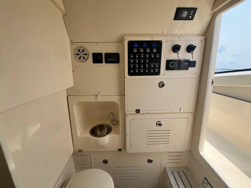 Slide: The Image of Scout 330 LXF 2026 - 24