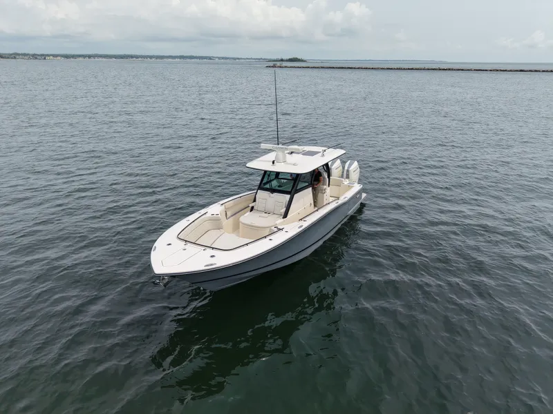 Slide: The Image of Scout 330 LXF 2026 - 6
