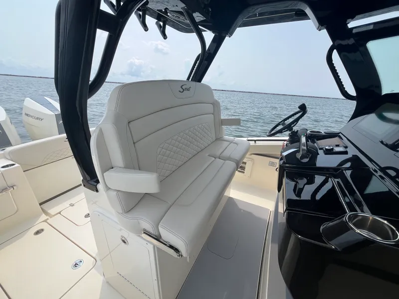 Slide: The Image of Scout 330 LXF 2026 - 19
