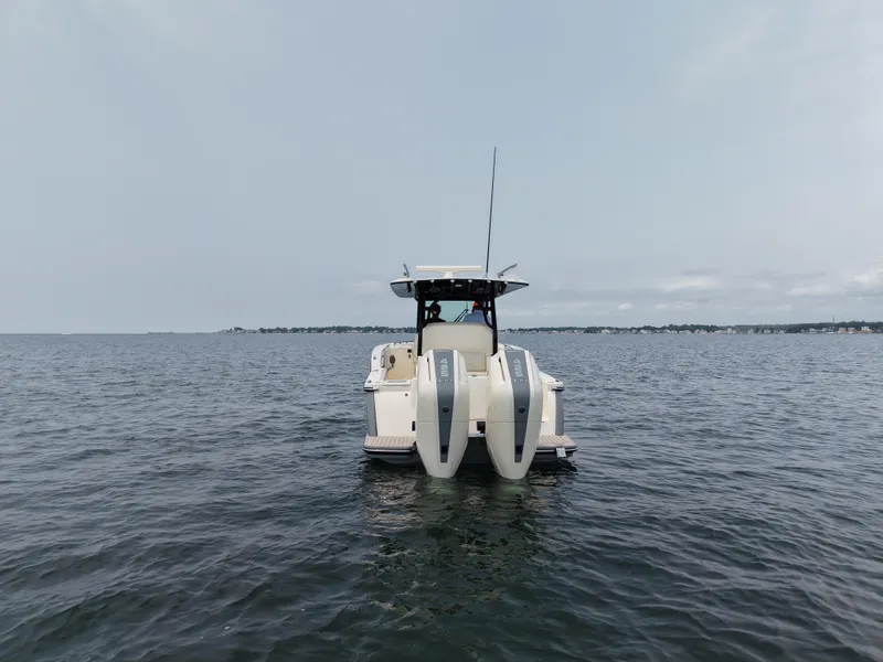 Slide: The Image of Scout 330 LXF 2026 - 2