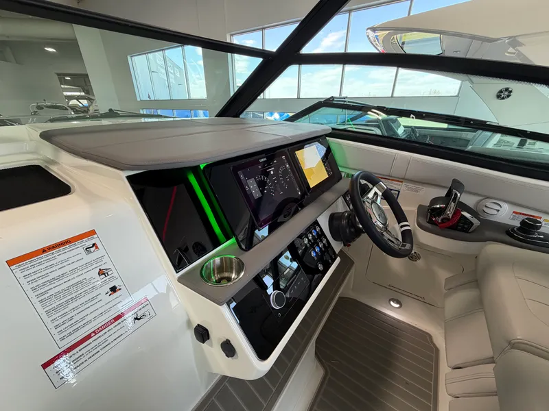 Slide: The Image of Sea Ray Sundancer 320 2026 - 21