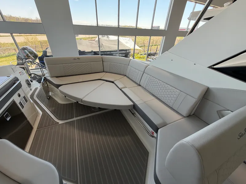 Slide: The Image of Sea Ray Sundancer 320 2026 - 35