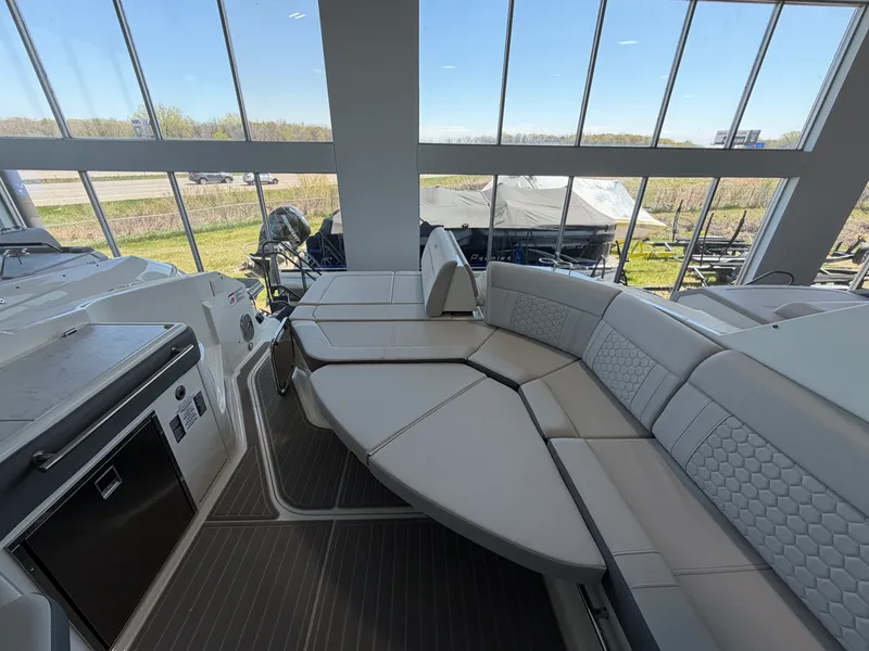 Slide: The Image of Sea Ray Sundancer 320 2026 - 46