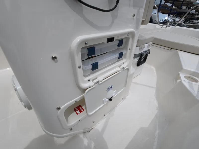 Slide: The Image of Boston Whaler 150 Montauk 2026 - 11