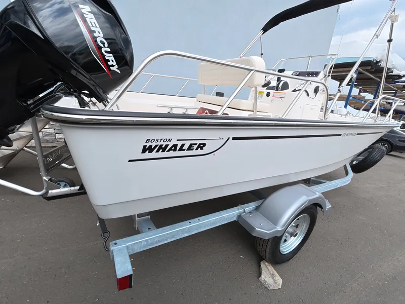 Slide: The Image of Boston Whaler 150 Montauk 2026 - 18