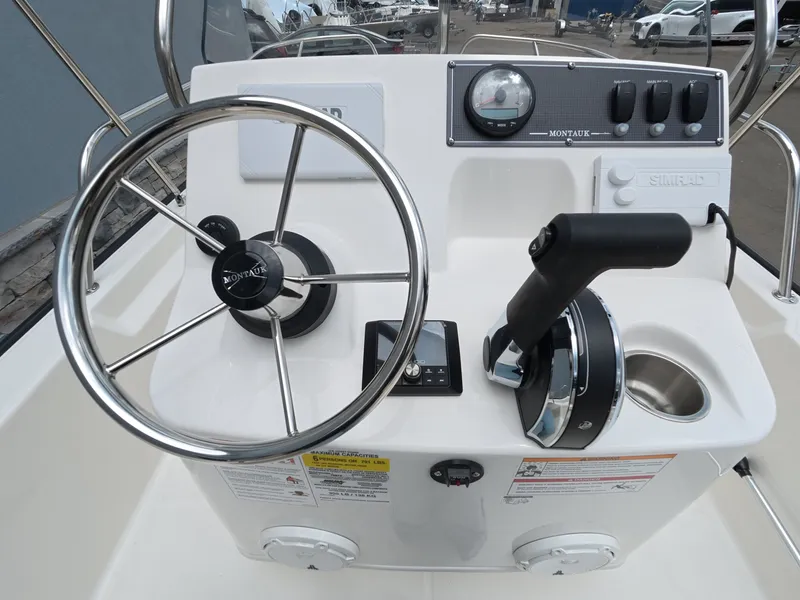 Slide: The Image of Boston Whaler 150 Montauk 2026 - 7