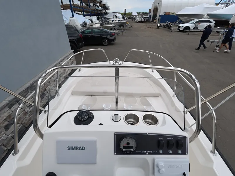 Slide: The Image of Boston Whaler 150 Montauk 2026 - 9