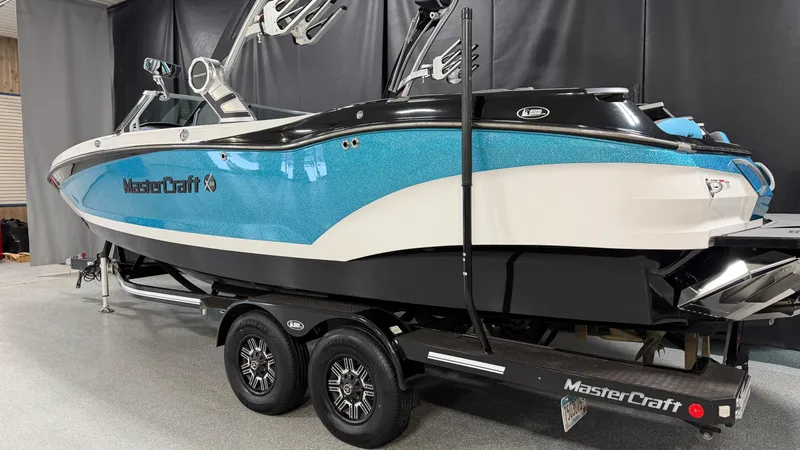Slide: The Image of Mastercraft X24 2019 - 111