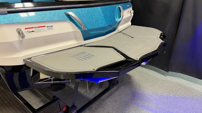 Slide: The Image of Mastercraft X24 2019 - 12