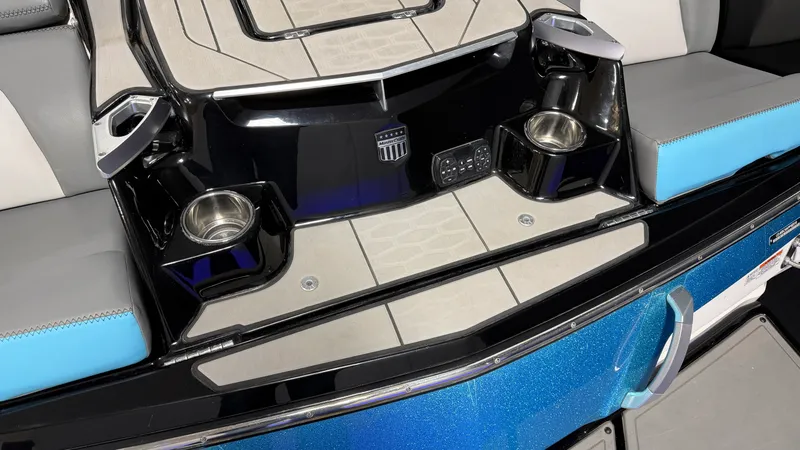 Slide: The Image of Mastercraft X24 2019 - 15