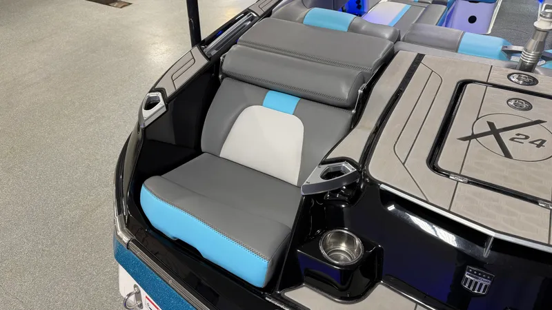 Slide: The Image of Mastercraft X24 2019 - 18