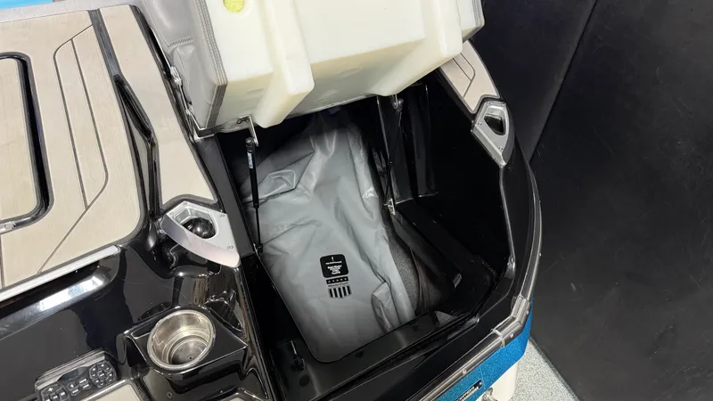Slide: The Image of Mastercraft X24 2019 - 23