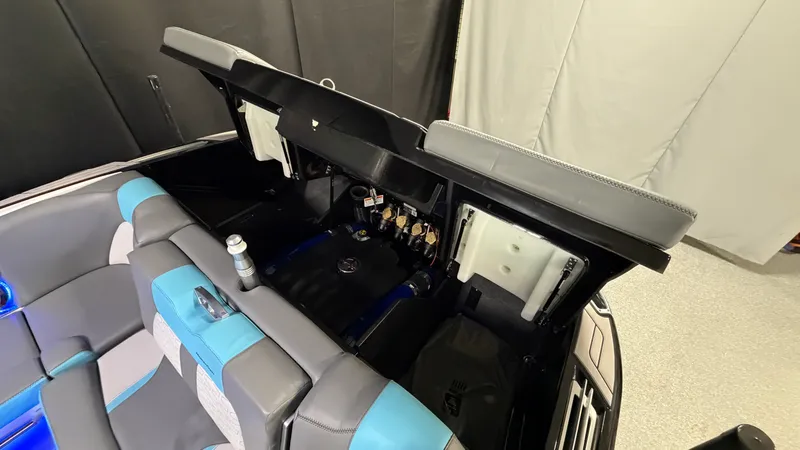 Slide: The Image of Mastercraft X24 2019 - 27