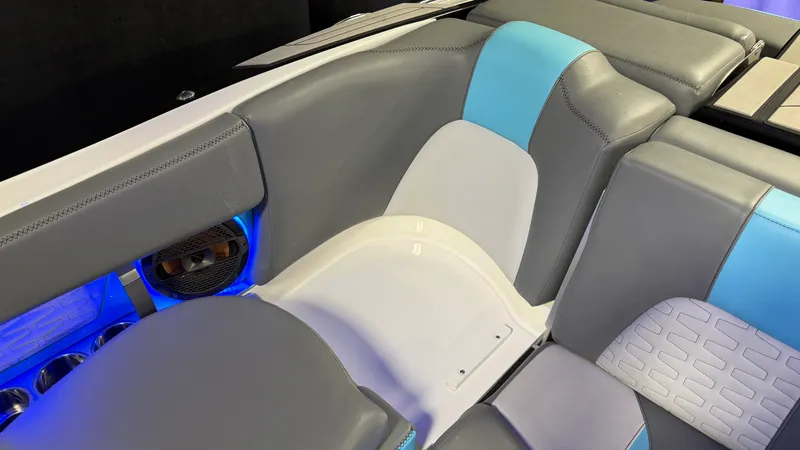 Slide: The Image of Mastercraft X24 2019 - 37
