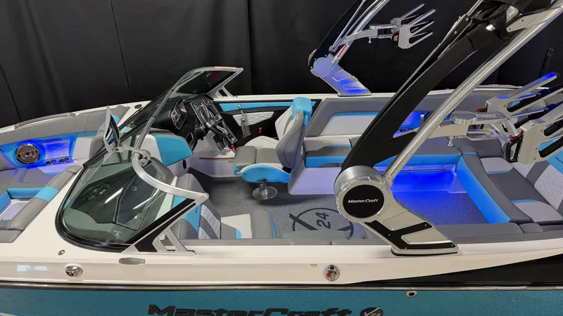 Slide: The Image of Mastercraft X24 2019 - 6