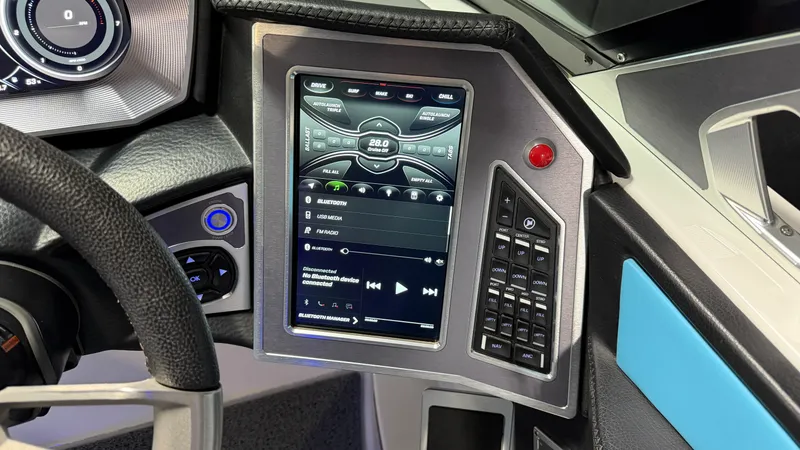 Slide: The Image of Mastercraft X24 2019 - 74