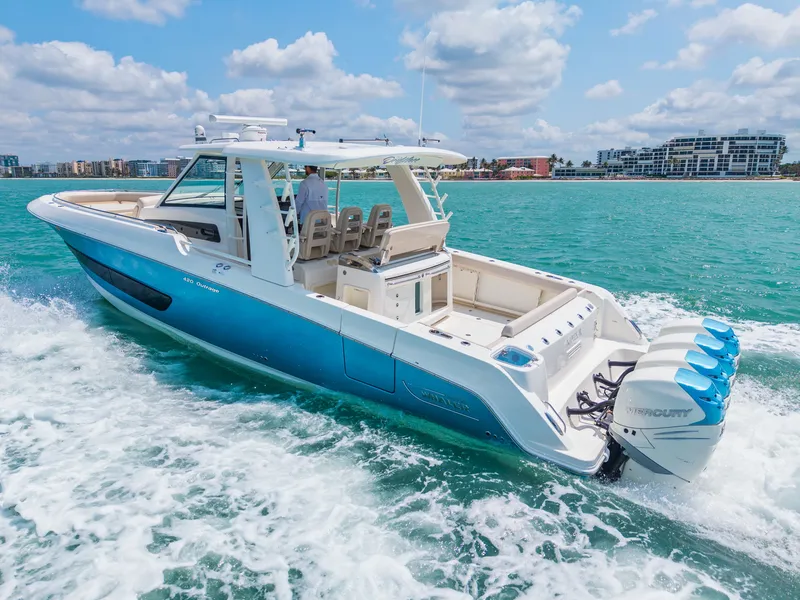 Slide: The Image of Boston Whaler 420 OUTRAGE 2018 - 2