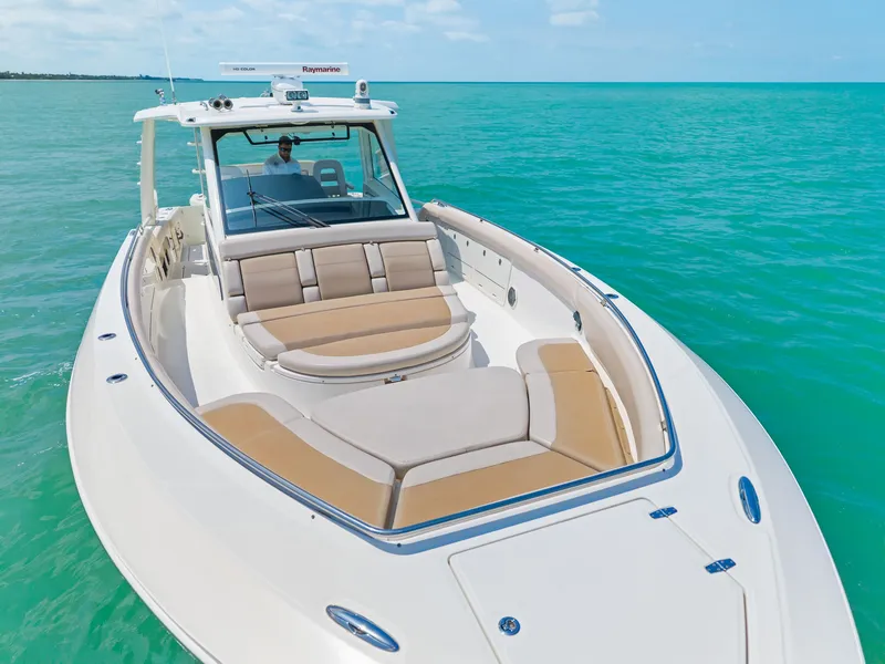 Slide: The Image of Boston Whaler 420 OUTRAGE 2018 - 40