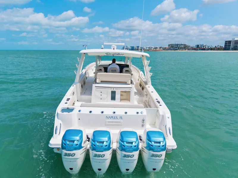 Slide: The Image of Boston Whaler 420 OUTRAGE 2018 - 5