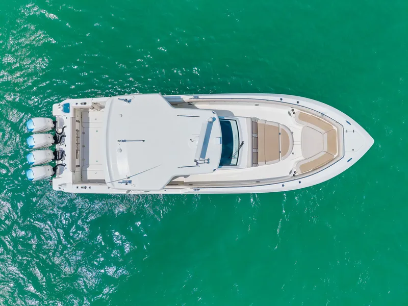 Slide: The Image of Boston Whaler 420 OUTRAGE 2018 - 9
