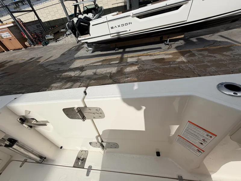 Slide: The Image of Boston Whaler 280 Outrage 2026 - 13