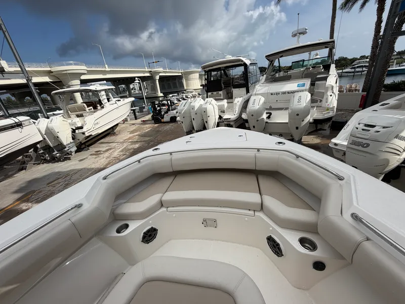 Slide: The Image of Boston Whaler 280 Outrage 2026 - 3