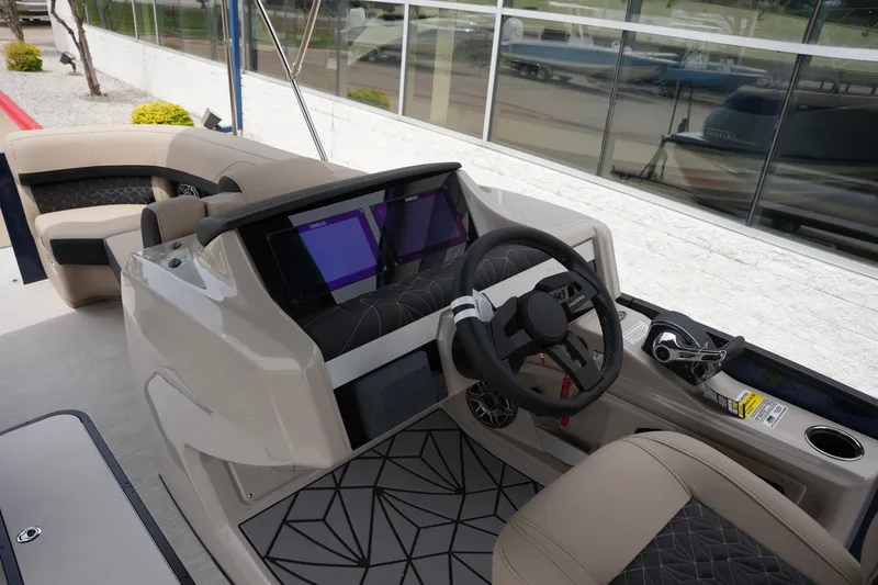 Slide: The Image of Harris Grand Mariner 230 2026 - 21