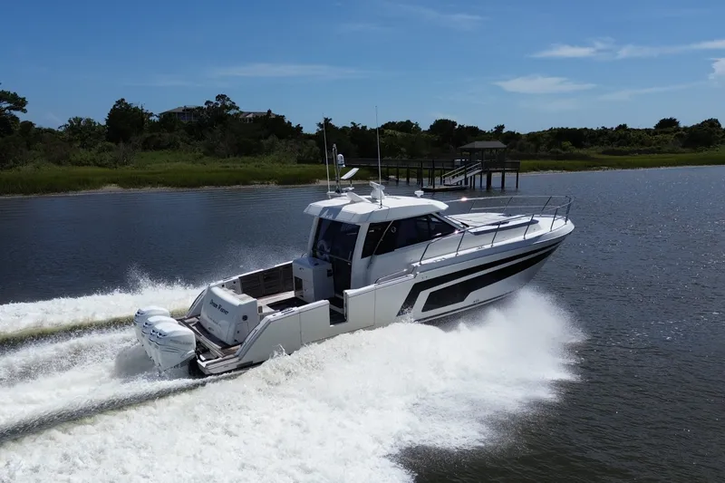 Slide: The Image of Ocean Alexander 45 DIVERGENCE COUPE 2021 - 10