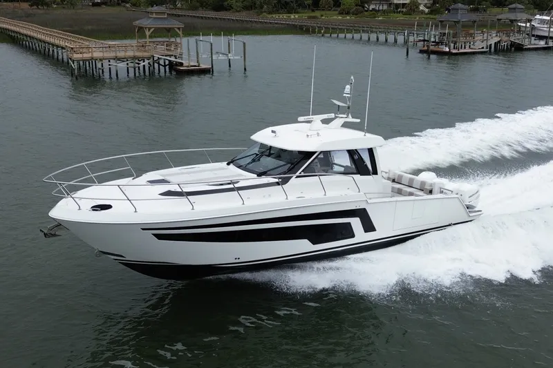 The Image of Ocean Alexander 45 DIVERGENCE COUPE 2021 - 2